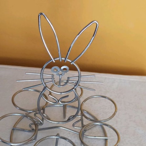 Metal bunny egg holder with 6 ceramic eggs new