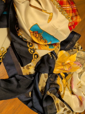 Carlo Margo scarves used, beautiful design