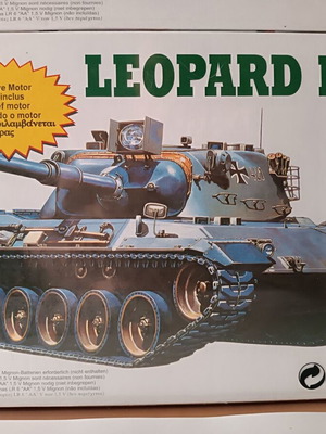 Leopard II Model Kit 1:48 Scale with Motor New