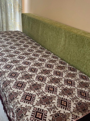 Vintage bedspread single size used, 70s traditional style