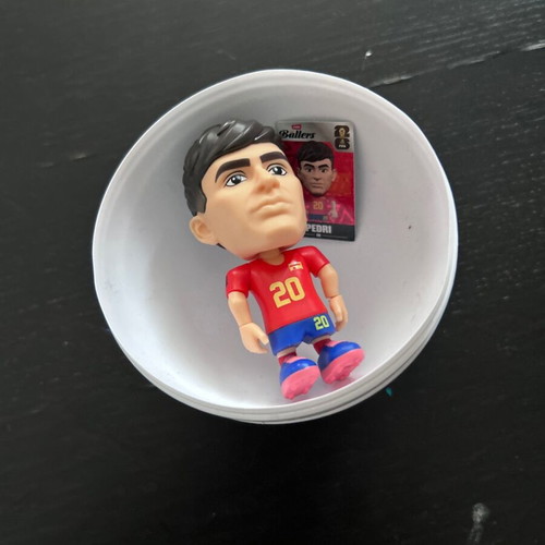 Pedri Sigural football figure and card in ball box limited edition new