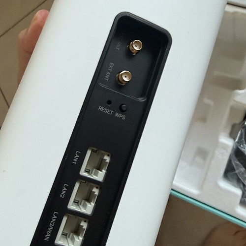 Wifi Router TP-Link AC1800 NX200 5G like new