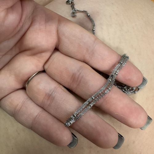 Necklace used, silver color