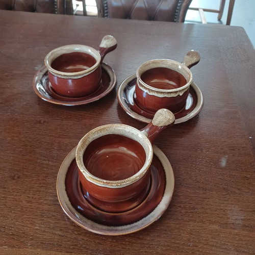 Set of 3 drip glaze pottery soup bowls with handles and plates like new