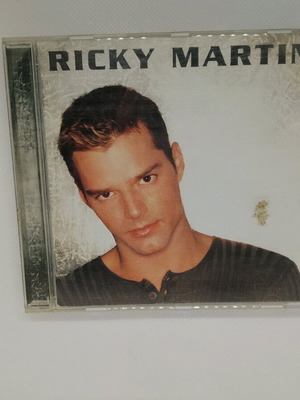 Ricky Martin and Jennifer Lopez CDs used, pop, pack