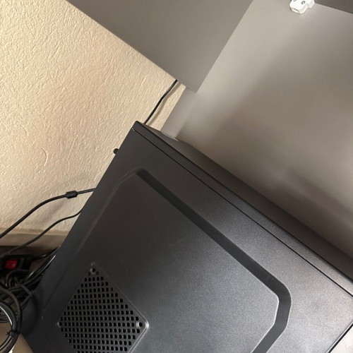 PC with Intel Core i5-10400, 8GB RAM, 112GB SSD, 1TB HDD, Be quiet 600W PSU, SteelSeries Rival 3 mouse, Motospeed CK82 keyboard