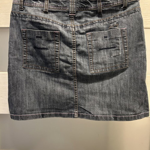 Street One denim skirt like new with pink accent stitching