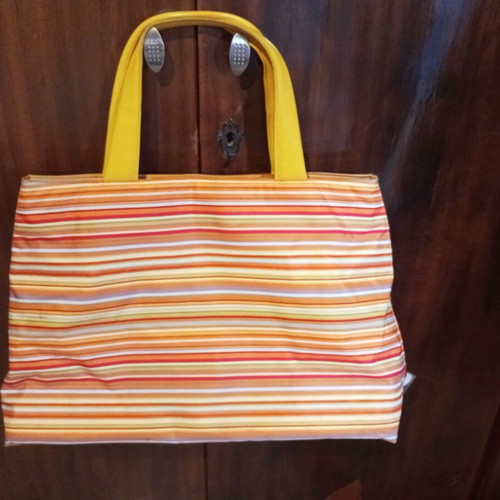 Beach bag orange with multicolor stripes like new, shoulder type