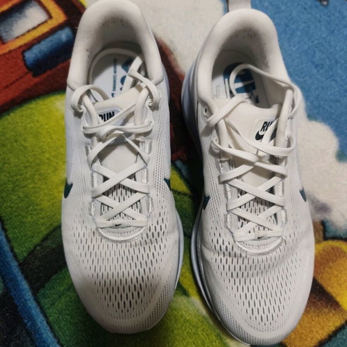 Nike Vomero ZoomX 18 Sport Shoes like new, size 41