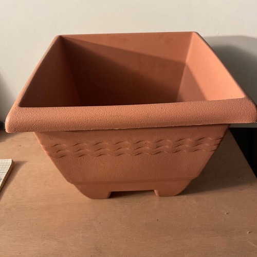 Plastiken plastic planter in ceramic color 26x26x20 new