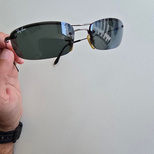 Ray Ban Unisex Sunglasses RB3174 with Black Metal Frame like new