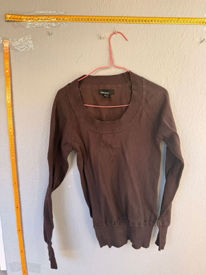 Women's brown knitted sweater used, open neckline, size M