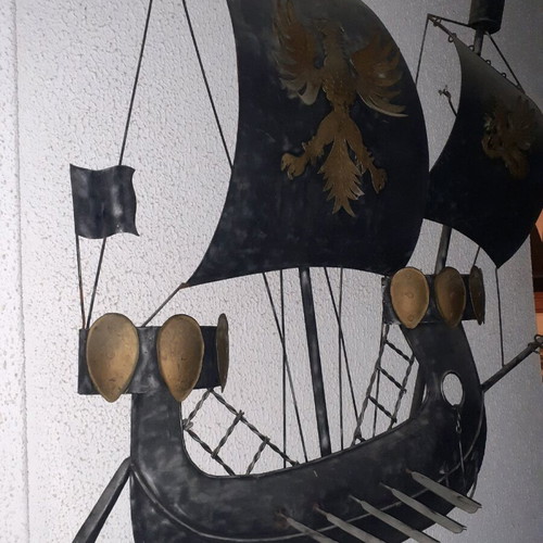 Decorative Troy ship metal like new