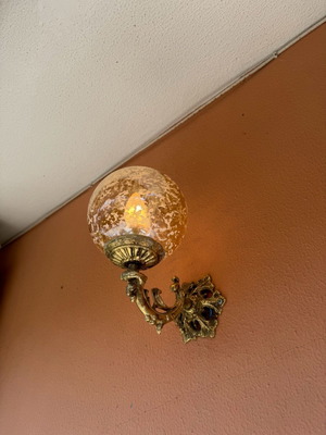 Bronze wall light used with glass globe, pack of 4 pieces