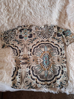 Colorful blouse like new, size M/L