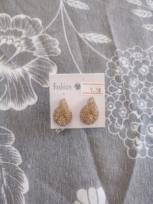 Clip-on earrings new