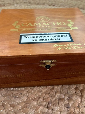 Ξύλινο κουτί πούρων Camacho Corojo σαν καινούργιο