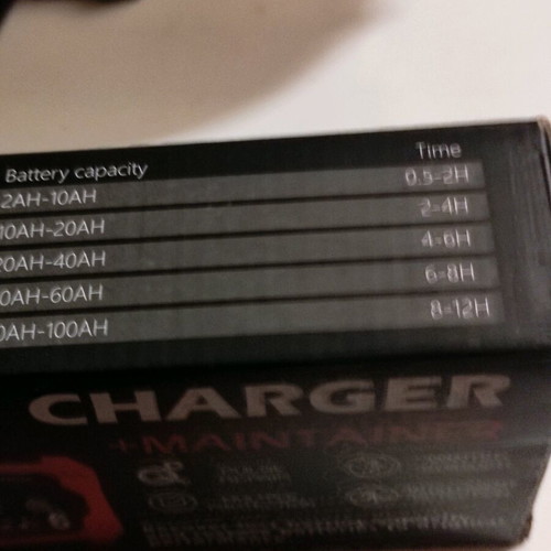 Battery charger 12V 6A with LCD screen and repair technology, new