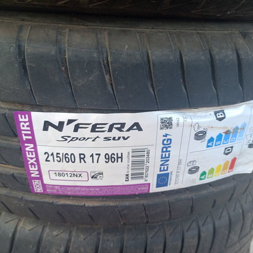 Nexen N'Fera Sport SUV tire 215/60 R17