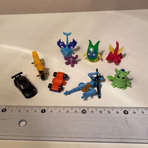 Set of 8 figures miniatures monsters and vehicles new