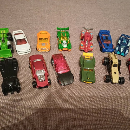 Various toy cars like new