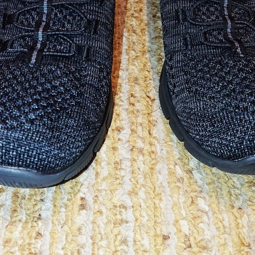 Skechers sports shoes size 39 like new, black