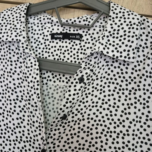 Sinsay shirt xs with wide fit like new