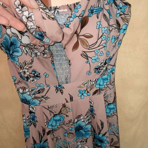 Midi floral dress S/M like new in sapio apple shade with blue flowers