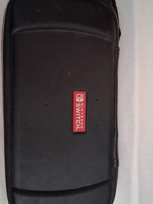 Θήκη Nintendo Switch μεταχειρισμένη με γρατζουνιές