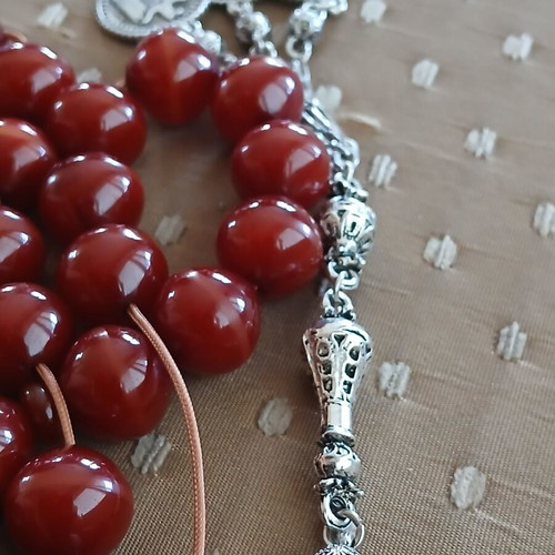 Bakelite komboloi worry beads, 33 beads, Syrian origin