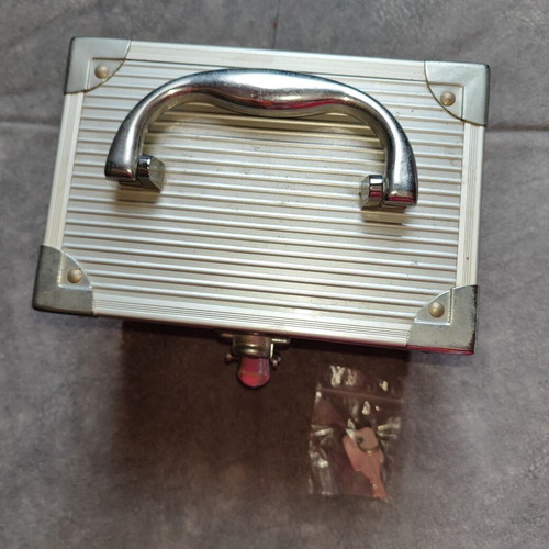 Mini aluminum jewelry box with mirror and key