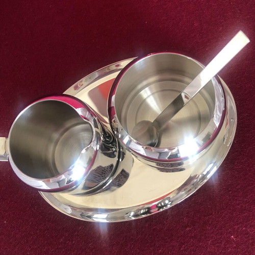 Iris sugar bowl and milk jug set like new with tray and spoon
