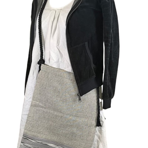 Knitted crossbody shoulder bag new, gray and white