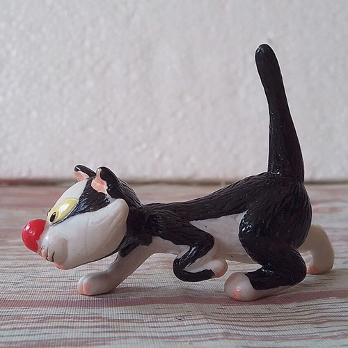 Vintage Gaston Quick cat figure 1998 used