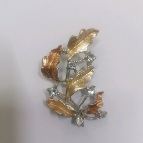 Pin new in gold and silver with crystals