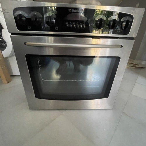 Electrolux electric built-in oven with ceramic hobs like new
