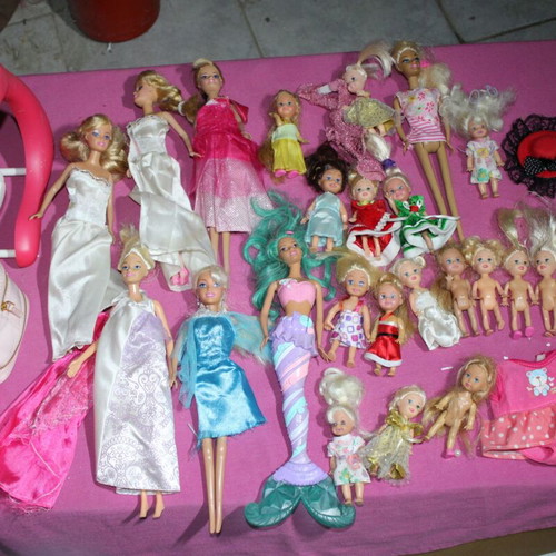 Dolls and small toys used, pack N11