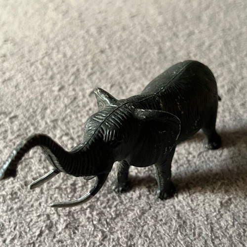 Elephant figure used without box