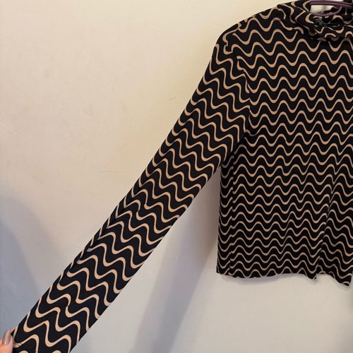Stradivarius elastic t-shirt new with colorful pattern XL