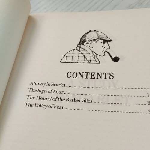 The Complete Illustrated Novels Sherlock Holmes by Sir Arthur Conan Doyle hardcover like new