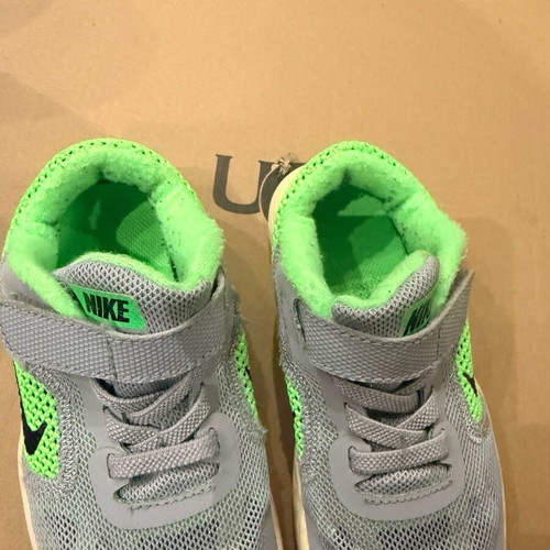 Nike sneakers used, gray and green, size 26