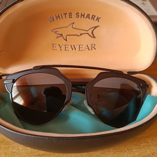 Whiteshark sunglasses black in excellent condition with special mirror