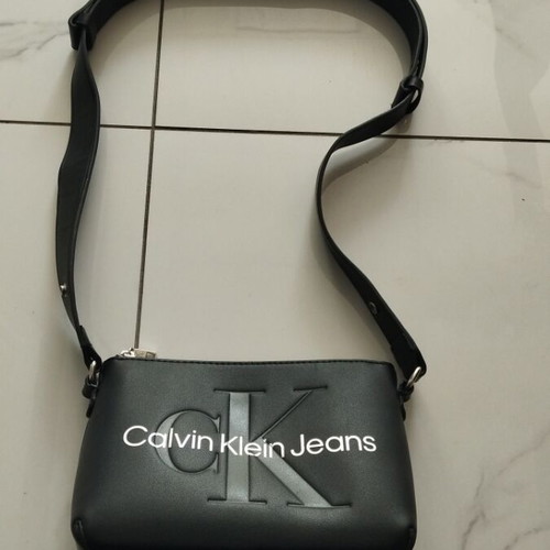 Calvin Klein shoulder bag new, black with silver logo