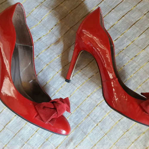 Vicenza shoes used, Italian leather red pumps with suede bow