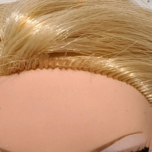 Bratz The Movie Cloe doll used with flaws