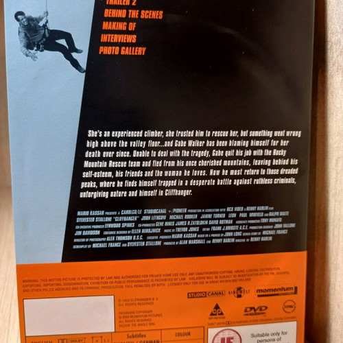 Cliffhanger DVD like new with English subtitles