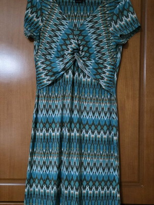 BCBG Max Azria dress new, midi, multicolor, size M