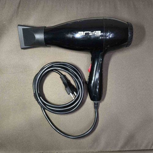 Arya 3200 Hair Dryer used, 1800W, 2 speeds, 4 temperatures