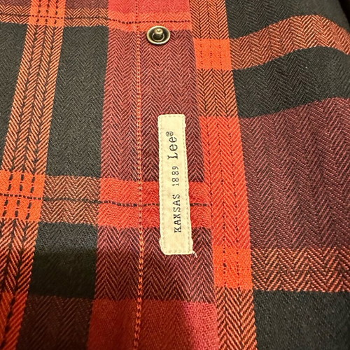 Lee men's shirt Medium slim fit like new, black and red