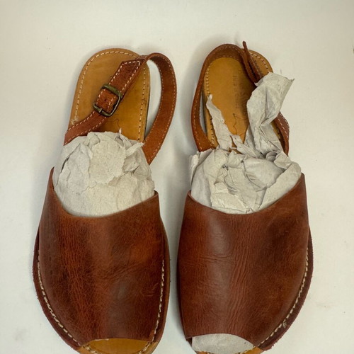 Leather brown flat sandals new, size 37